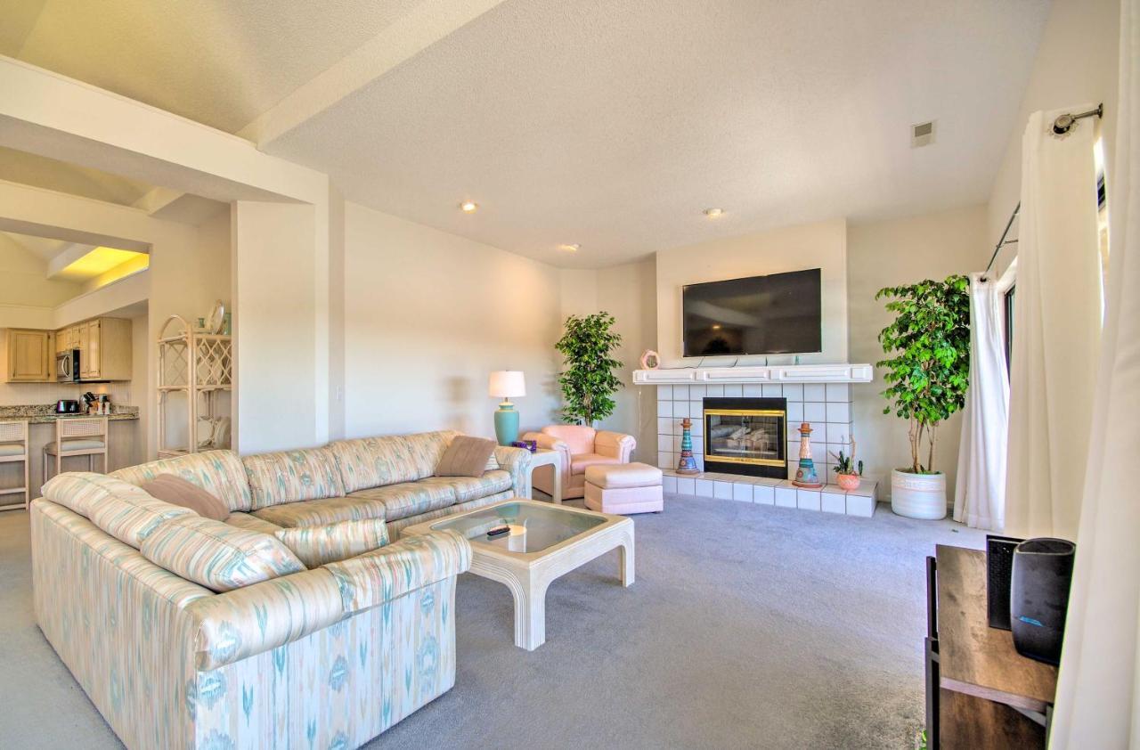 Bright Waterfront Condo With Resort Amenities! Лейк Озарк Екстериор снимка